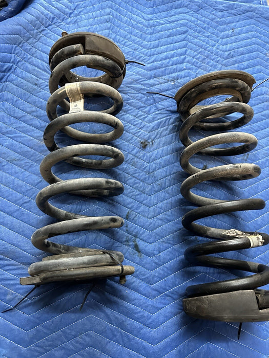 2018 DODGE RAM 3500 REAR COIL SPRINGS LEFT & RIGHT PAIR 68172108AA