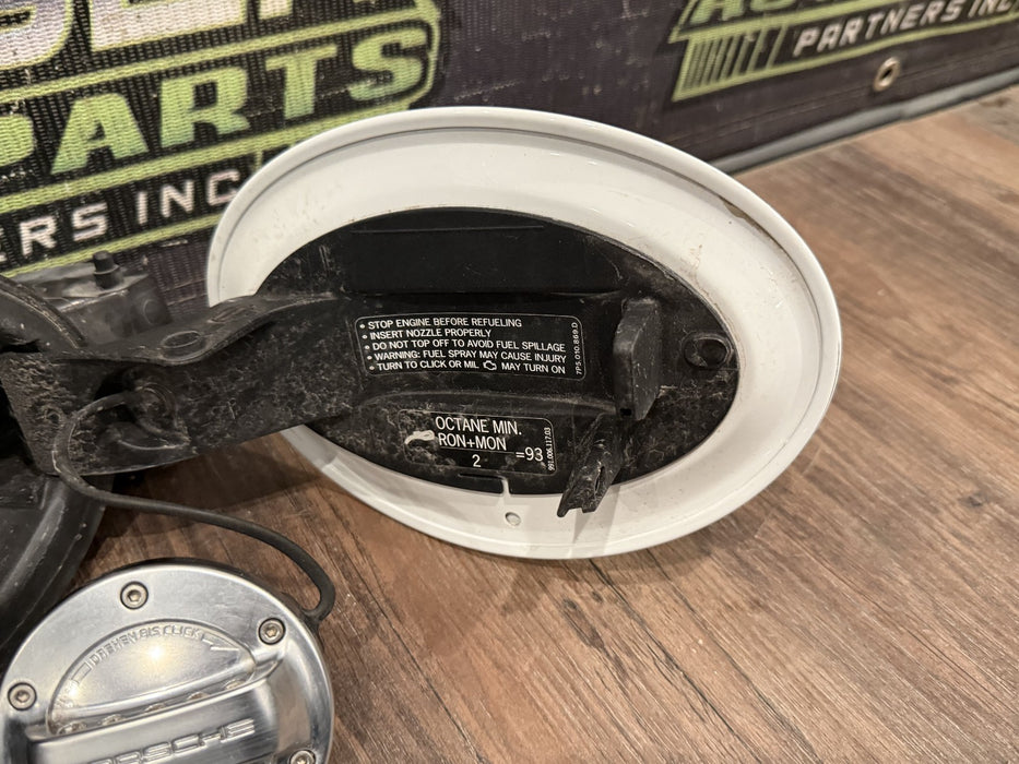 2014 PORSCHE 911 TURBO S 991 WHITE GAS FUEL LID CAP ASSEMBLY OEM