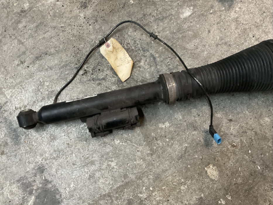2014 MERCEDES S550 W222 REAR RIGHT AIR SUSPENSION SHOCK STRUT OEM
