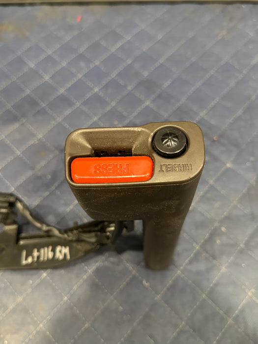 2017-2019 FORD F250 F350 KING RANCH REAR MIDDLE SEATBELT RECIEVER OEM