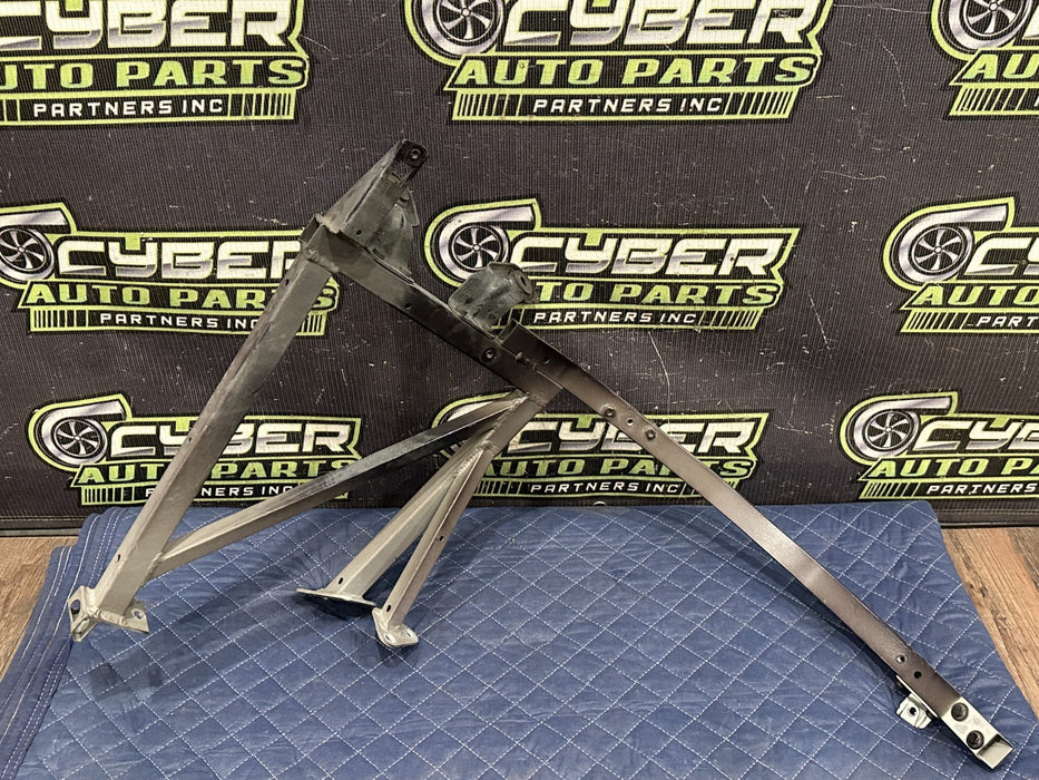2014 AUDI R8 FRONT DRIVER FRAME RAIL BRACE FENDER MOUNT BRACKET 420 805 357 C
