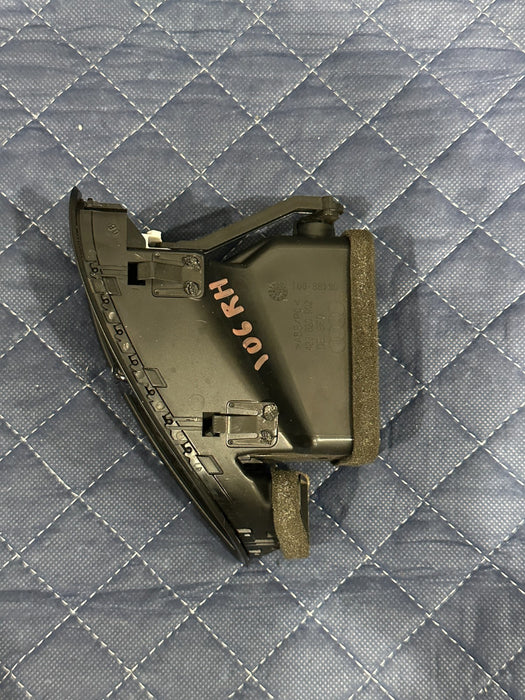 2014 AUDI R8 FRONT RIGHT PASSENGER DASH DASHBOARD HVAC AIR VENT OEM 423 820 902