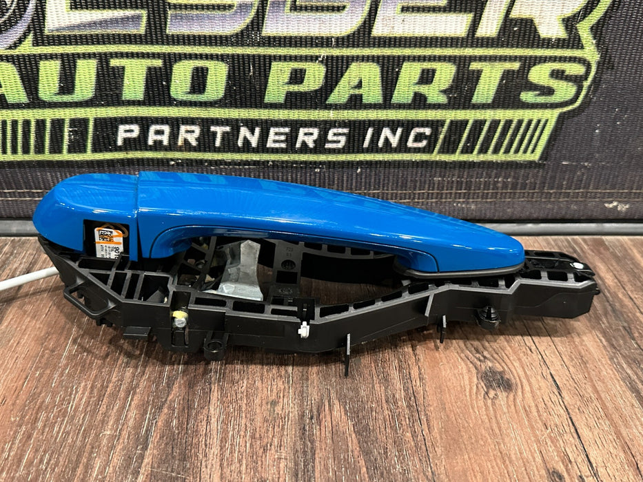 2020 BMW M4 F82 PASSENGER RIGHT DOOR HANDLE LAGUNA SECA BLUE *448* OEM *READ*