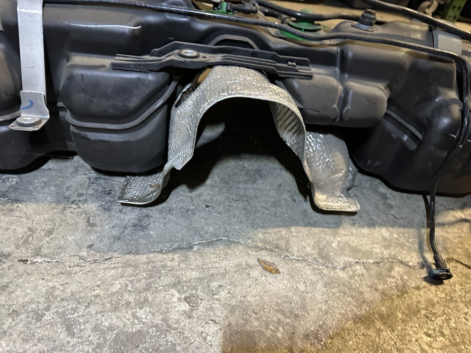 2015 MERCEDES BENZ C63S AMG FUEL TANK W/ FILLER NECK OEM