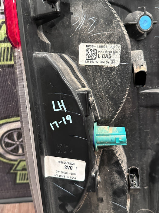 2017-19 FORD F250 F350 F450 DRIVER LEFT HALOGEN TAIL LIGHT OEM *FLAWS 3-4*