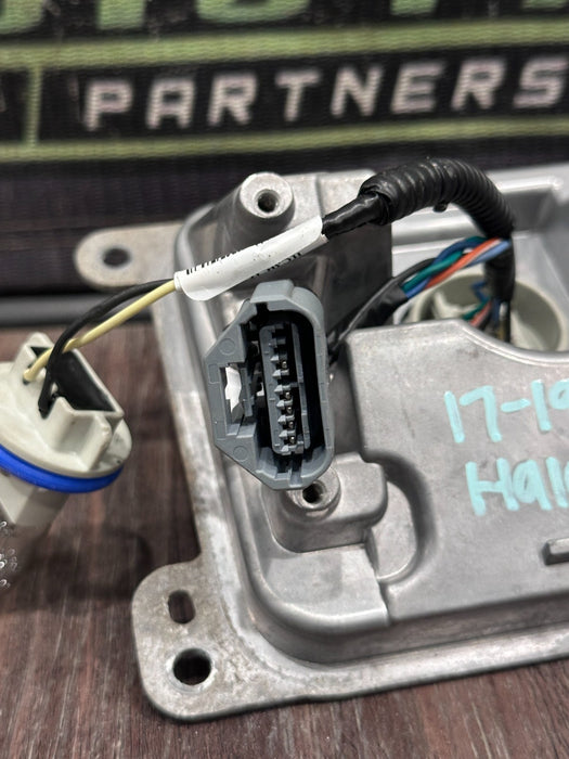 2017-19 FORD F250 F350 F450 RIGHT HALOGEN TAIL LIGHT BRACKET OEM HC3B-14D189-BA