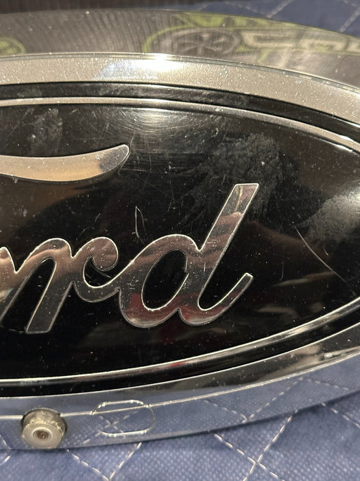 2017-2019 FORD F250 F350 F450 GRILLE EMBLEM WITH CAMERA OEM