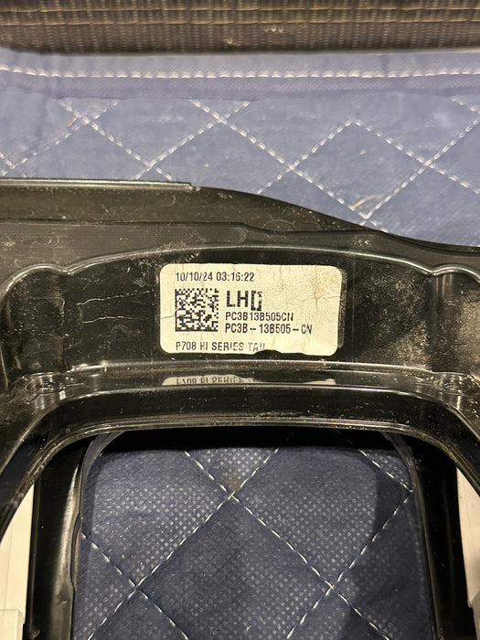 2023-2024 FORD F250 F350 DRIVER LEFT LED TAIL LIGHT OEM *DAMAGED*