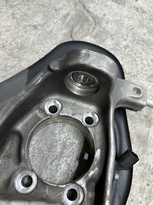 2018 AUDI R8 FRONT RIGHT SUSPENSION HUB KNUCKLE OEM