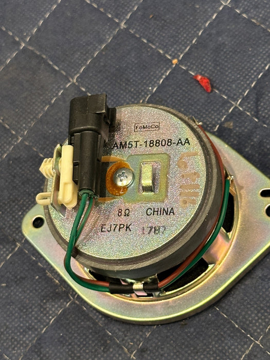 2017-2019 FORD F250 F350 CENTER DASH SPEAKER OEM