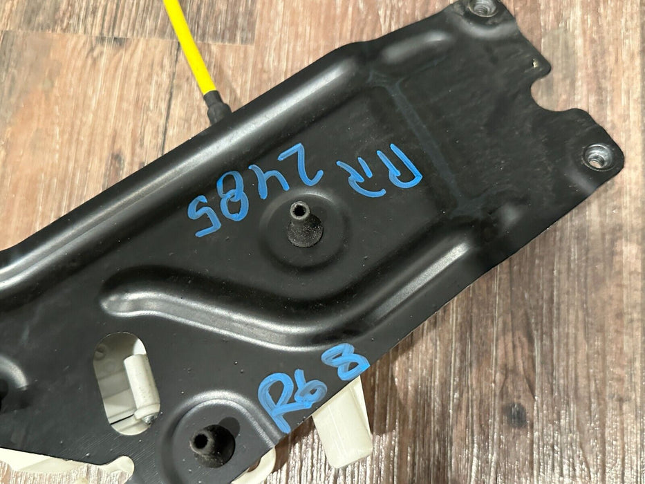 2020 BMW M8 COMP F92 REAR RIGHT DOOR LOCK LATCH ACTUATOR MOTOR OEM 5121 7477706