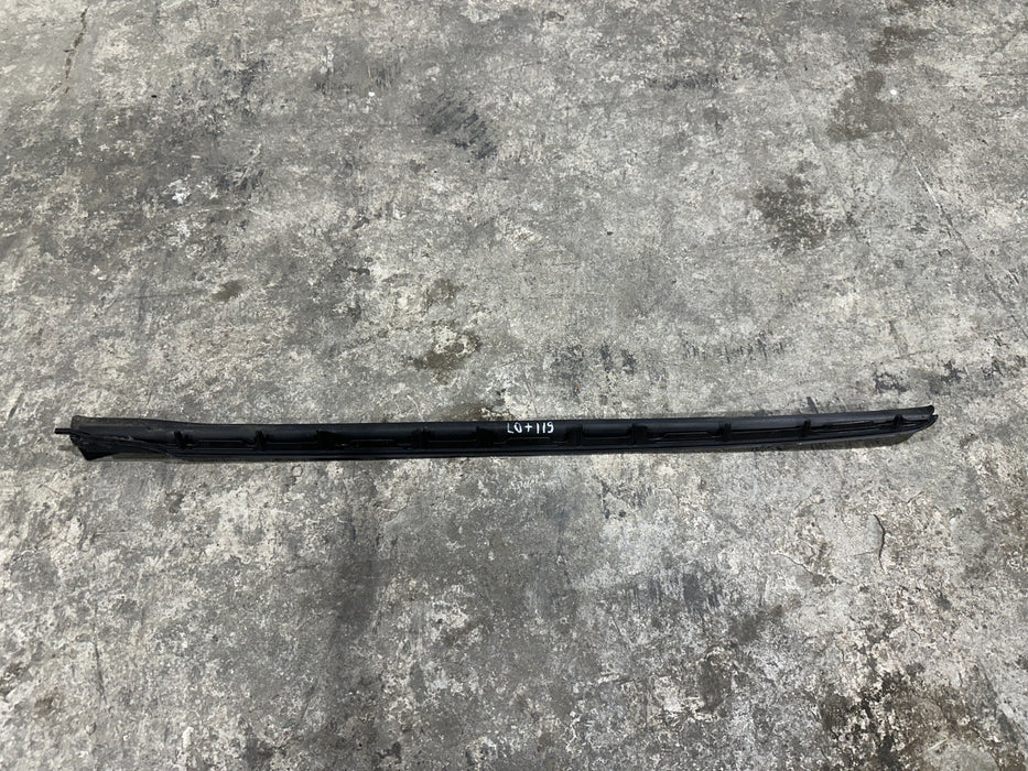 2024 BMW M3 M4 G80 G82 FRONT WINDSHIELD RIGHT MOLDING TRIM OEM 7427874