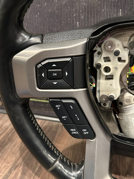 2023-2026 FORD F250 F350 F450 LEATHER STEERING WHEEL W ADAPTIVE CRUISE OEM *WEAR