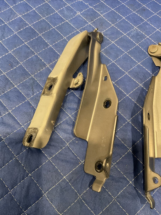 2017 INFINITI Q50 RED SPORT 400 LEFT RIGHT HOOD HINGES BRACKET (GRAY) PAIR