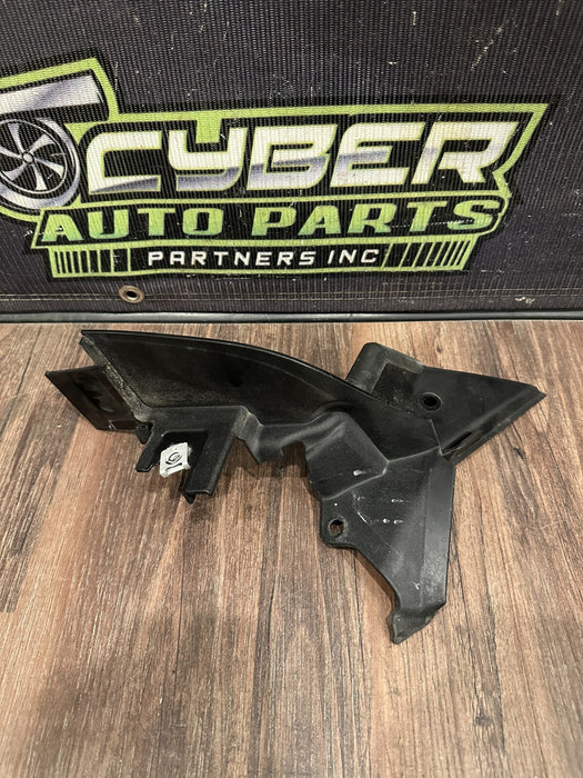 2021 AUDI R8 PASSENGER RIGHT WHEELHOUSE COVER BRACKET OEM 4S0821948