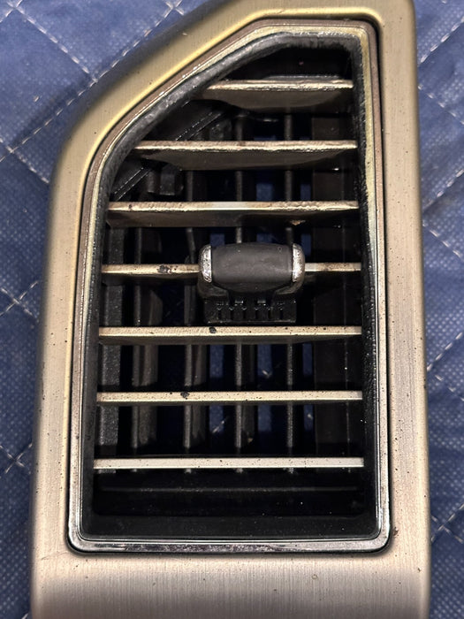 2017 2019 FORD F250 F350 PASSENGER RIGHT DASH DASHBOARD HVAC AIR VENT OEM ~WEAR~