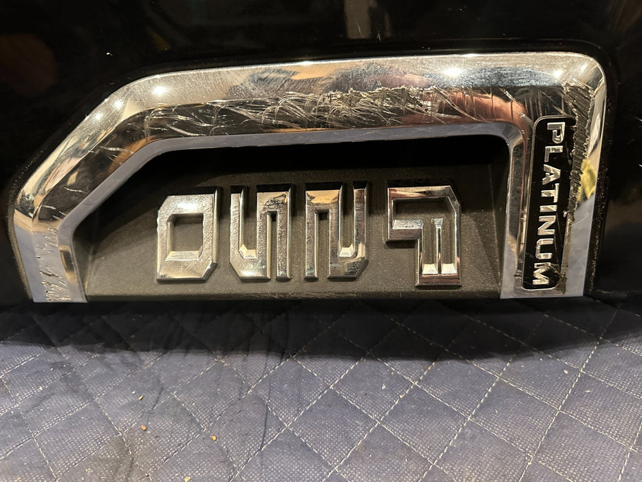 2017-2022 FORD F250 F350 PLATINUM BLACK DRIVER LEFT FENDER OEM *SCRATCHES 5-8*