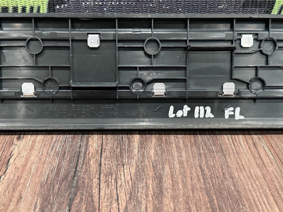 2017 NISSAN TITAN XD RESERVE FRONT LEFT DOOR SILL KICK PLATE OEM *WEAR/READ 3-5*