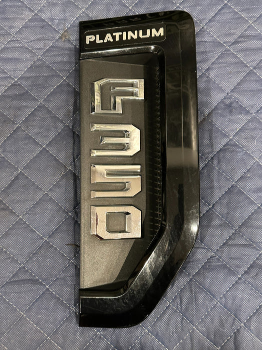 2017-2019 FORD F350 PLATINUM PASSENGER RIGHT FENDER EMBLEM BADGE OEM
