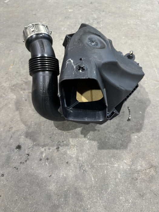 2024 BMW M3 M4 G80 G82 PASSENGER RIGHT AIR INTAKE FILTER ASSEMBLY OEM 8097028