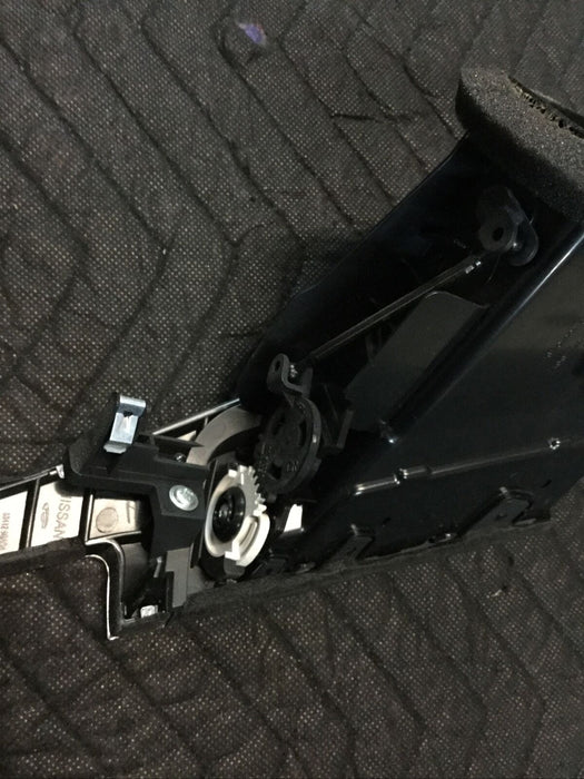 2014-2018 INFINITI Q50 OEM RH DASH AC VENT