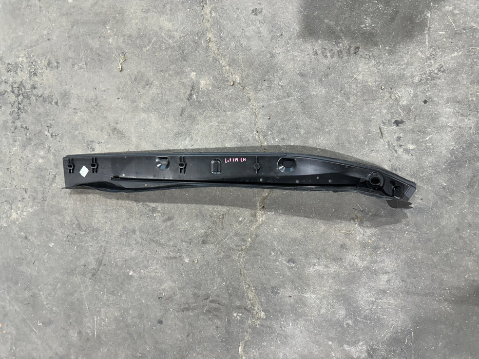 2024 BMW M3 M4 G80 G82 UNDER HOOD FRONT LEFT FENDER PANEL SEAL OEM 7486825