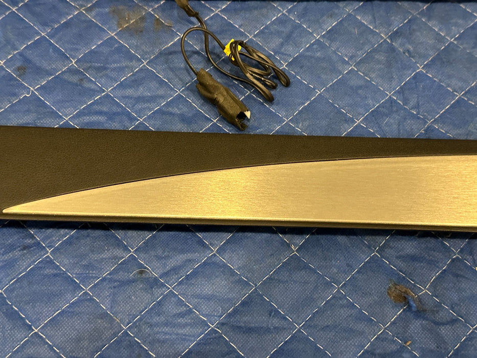 2013 NISSAN 370Z LEFT RIGHT ILLUMINATED KICK PLATES OEM *SLIGHT WEAR 3,4,6*