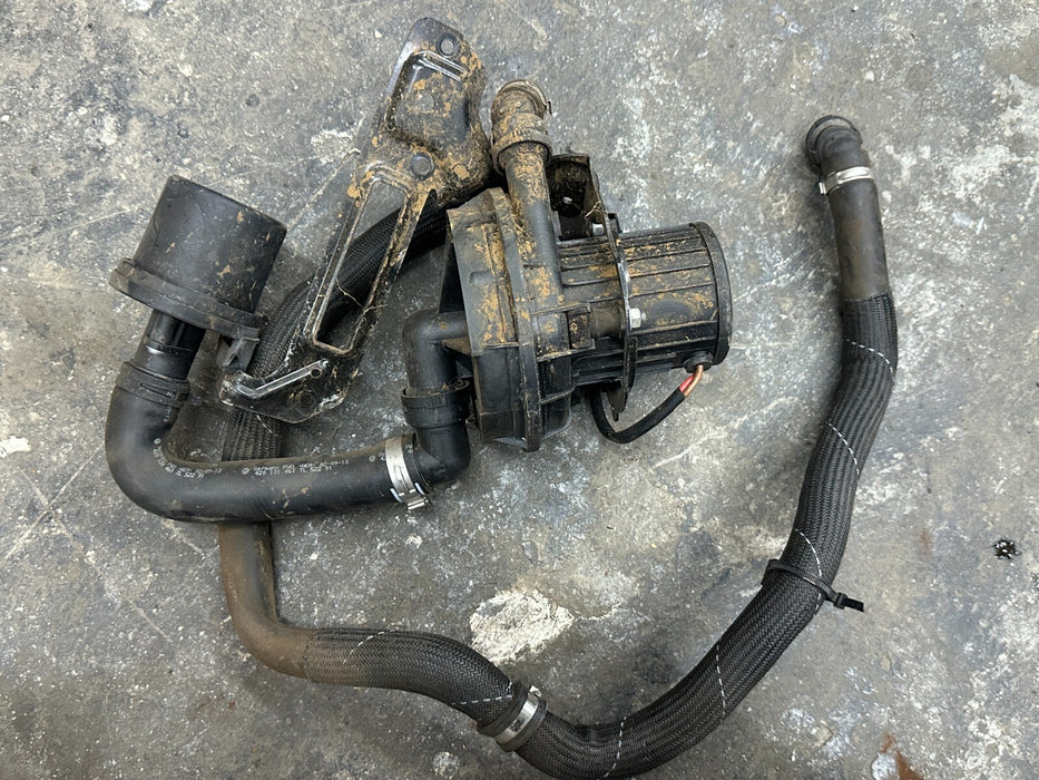 2014 AUDI R8 RIGHT SECONDARY AIR INJECTION PUMP OEM 4S0 906 601 B ~READ!!~
