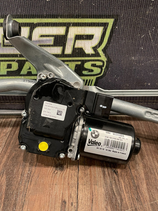 2020 BMW M8 COMP F93 FRONT WINDSHIELD WIPER MOTOR OEM