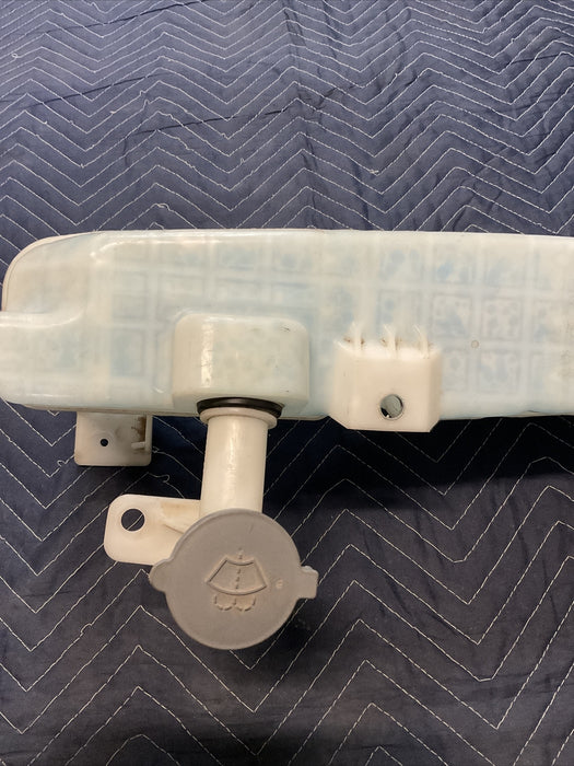 2016-2019 NISSAN TITAN XD 5.0 CUMMINS DIESEL WINDSHIELD WASHER TANK OEM
