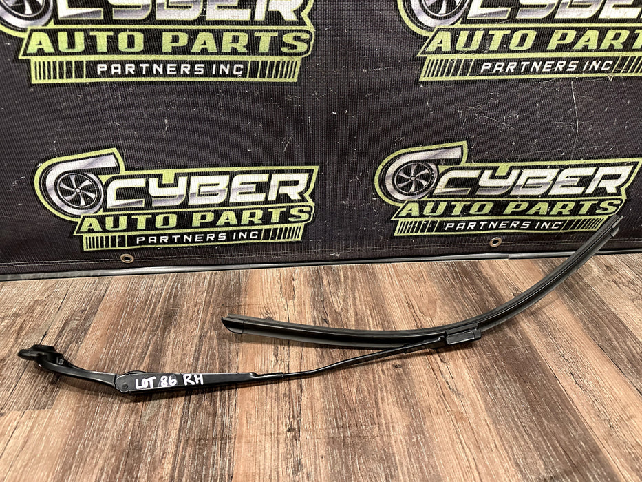 2017 2018 AUDI R8 PLUS FRONT PASSENGER RIGHT WINDSHIELD WIPER OEM