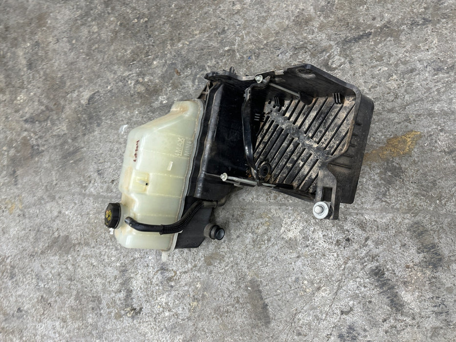 2023 2024 FORD F250 F350 F450 BATTERY HOLDER TRAY W/ RESERVOIR OEM LC3B 6A987 AA