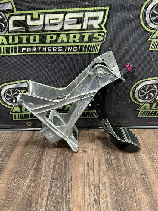 2017 AUDI R8 BRAKE PEDAL ASSEMBLY OEM