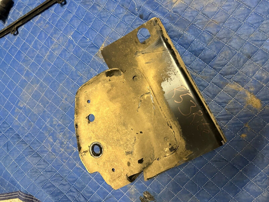 2017-2022 FORD F250 F350 F450 DIESEL PASSENGER RADIUS ARM BRACKET FRAME RAIL CUT