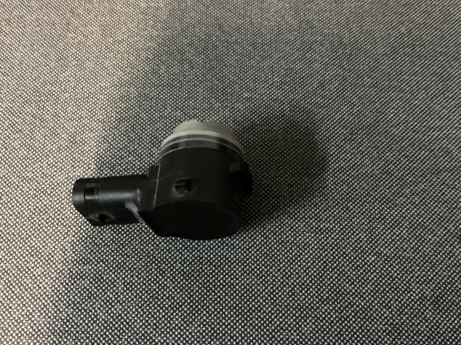 2017-2029 MERCEDES C63 AMG OEM REAR INNER PARKING AID SENSOR A 000 905 55 04