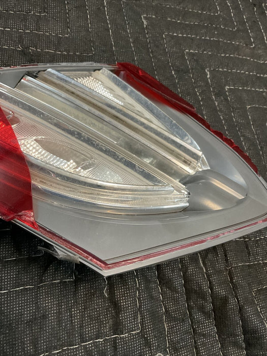 2017 MERCEDES C63 AMG CONVERTIBLE OEM RH TAIL LIGHT ASSEMBLY 2059067000~DAMAGE