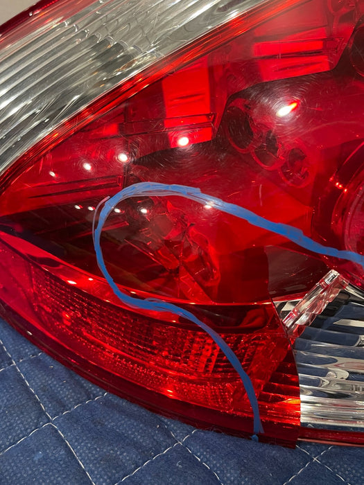 2012 NISSAN 370Z CONV REAR PASSENGER RIGHT TAIL LIGHT OEM *CRACKED*