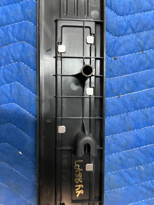 2019 NISSAN TITAN XD PLATINUM RESERVE REAR RIGHT KICK PLATE 769B6-EZ20A ~WEAR~