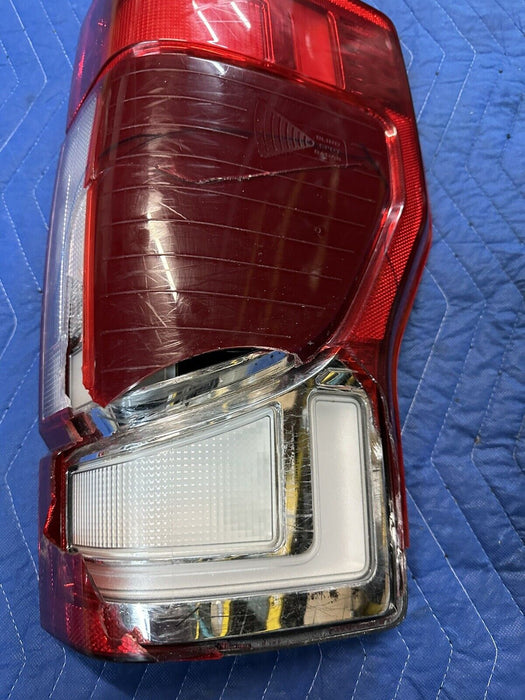 2020-2022 FORD F250 F350 F450 RIGHT LED TAIL LIGHT OEM *CHIPPED* NO MODULE