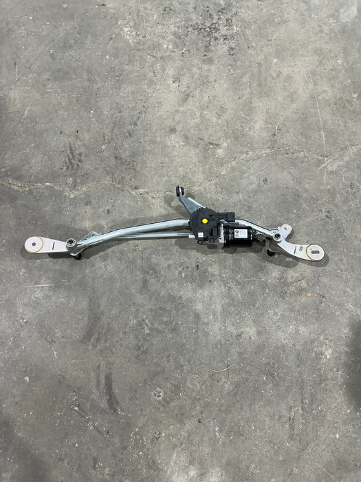 2024 BMW M3 M4 G80 G82 WINDSHIELD WIPER LINKAGE W MOTOR OEM