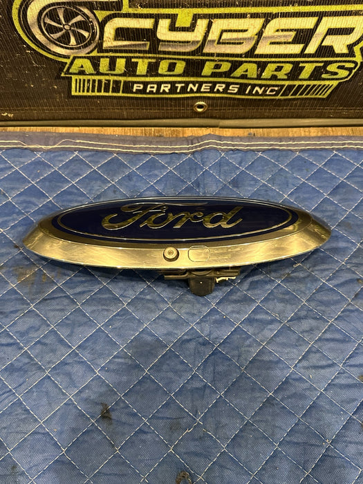 2017-2019 FORD F250 F350 F450 GRILLE EMBLEM W CAMERA OEM