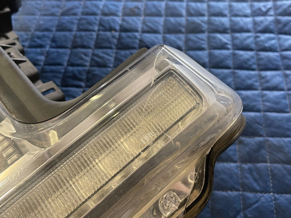 2017 2018 2019 FORD F250 F350 F450 PASSENGER RIGHT HEADLIGHT OEM MINOR SCUFFS