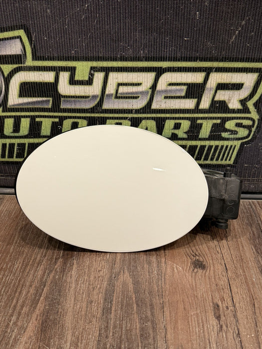 2014 PORSCHE 911 TURBO S 991 WHITE GAS FUEL LID CAP ASSEMBLY OEM