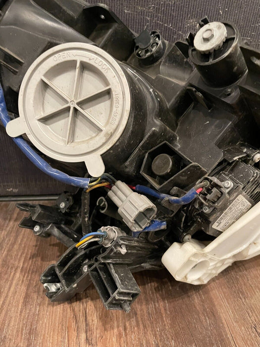 2018 NISSAN 370Z NISMO FRONT LEFT BLACK HOUSING HEADLIGHT OEM SLIGHT SUN DAMAGE