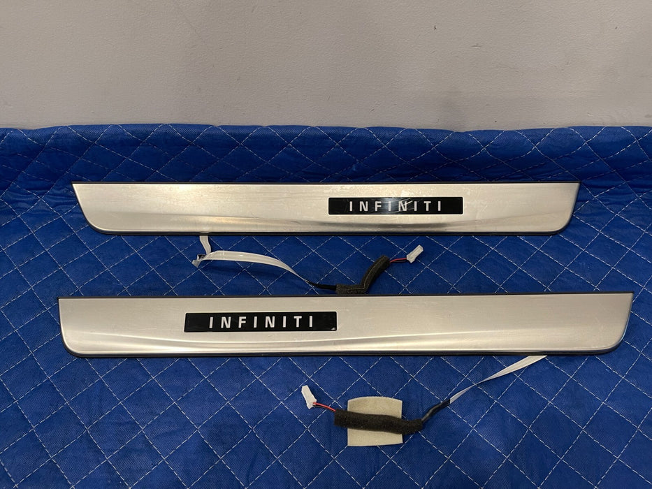 2017 INFINITI Q50 RED SPORT FRONT LEFT RIGHT ILLUMINATED KICK PLATES OEM *SCUFFS