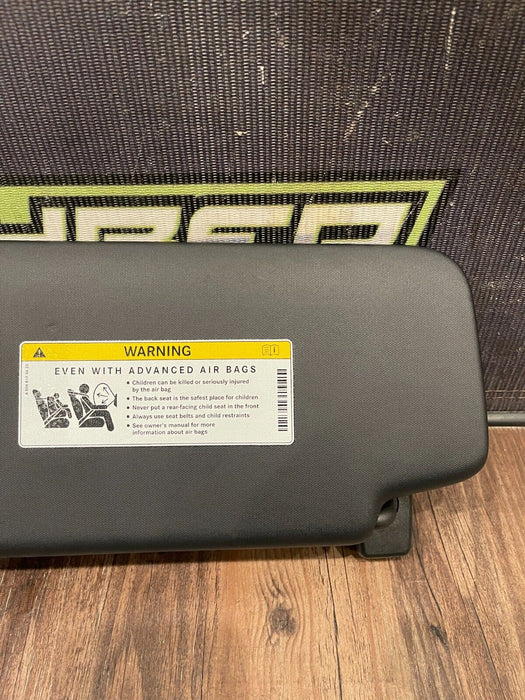 2015 MERCEDES BENZ C63S AMG FRONT LEFT RIGHT SUN VISOR / SUN BLOCKERS OEM *DENT*