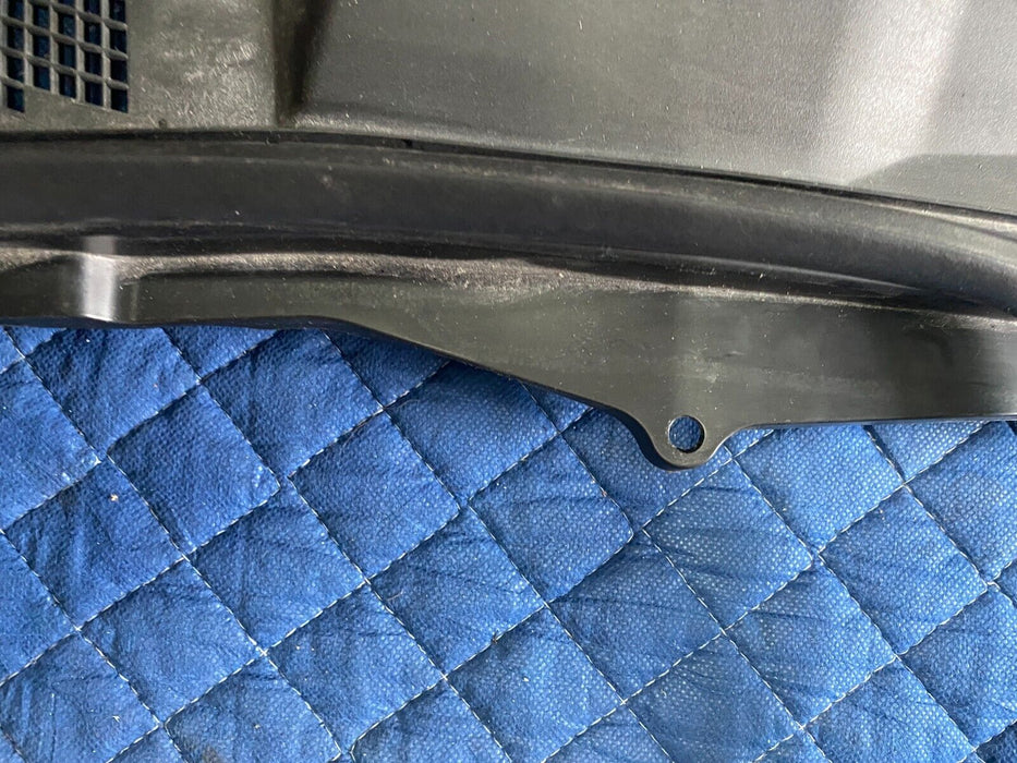 2017-2019 NISSAN 370Z PASSENGER WINDSHIELD COWL VENT 66862-1EA0A