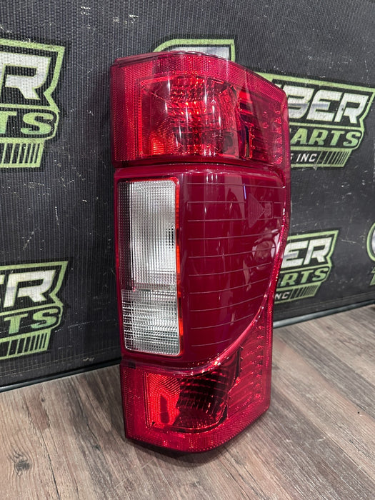 2020-2022 FORD F350 F450 PASSENGER RIGHT HALOGEN TAIL LIGHT OEM *SCUFFS 4-5*