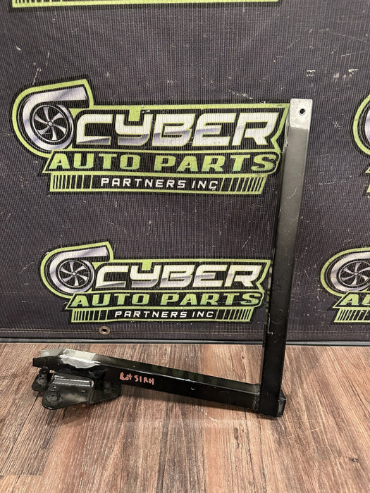 2017-18 AUDI R8 FRONT RIGHT RADIATOR SUPPORT BRACKET OEM 4S0 805 124 B