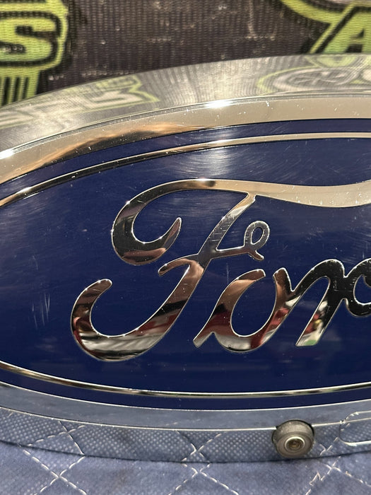 2017-2019 FORD F250 F350 F450 GRILLE EMBLEM WITH CAMERA OEM